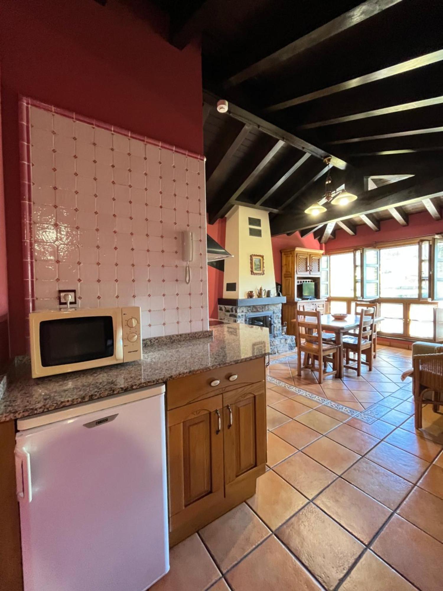 Apartamentos Turisticos Paseo De La Alameda Villaviciosa  Extérieur photo