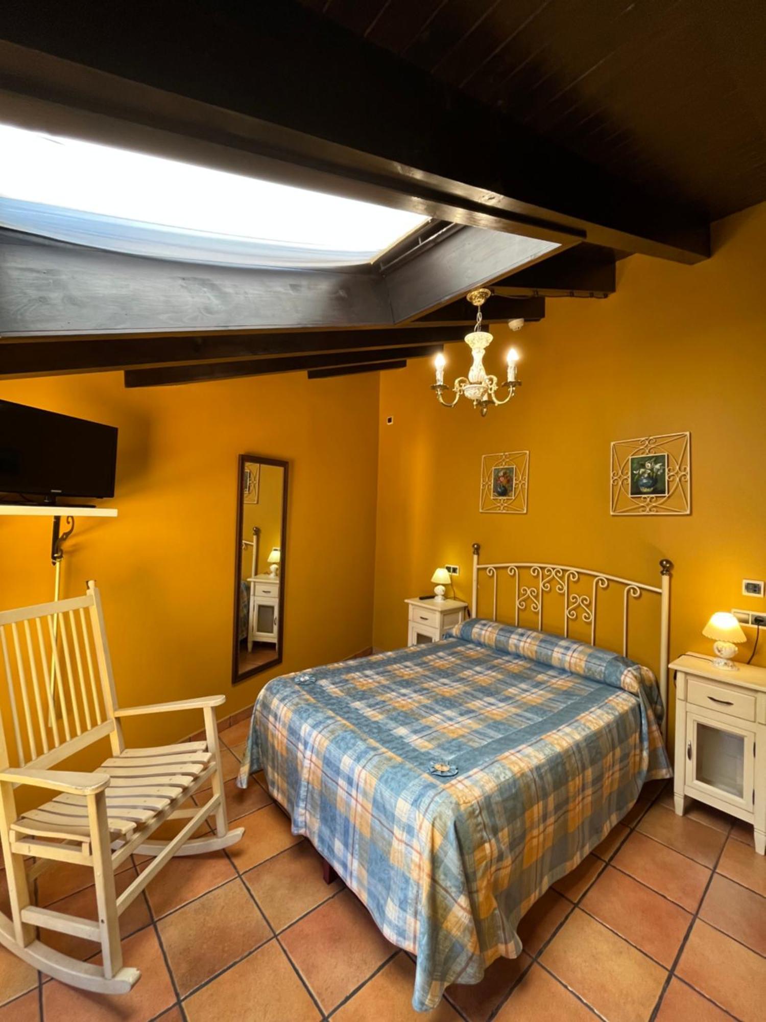 Apartamentos Turisticos Paseo De La Alameda Villaviciosa  Extérieur photo